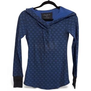 Eddie Bauer Blue Patterned Long Sleeve Hoodie. Size small